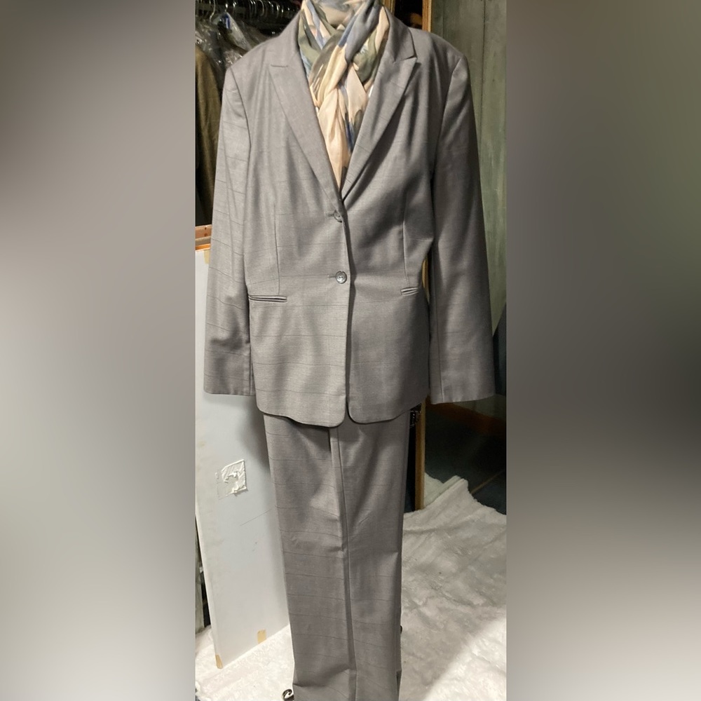 Calvin Klein size 10 pantsuit